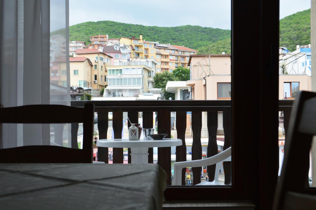 Aquamarine Apartments Sveti Vlas Exterior photo